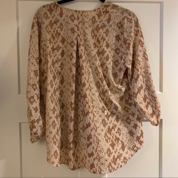 🦋2/$15🦋 Adrianna Papell Crossover Snakeskin Patterned Blouse - Picture 2 of 3
